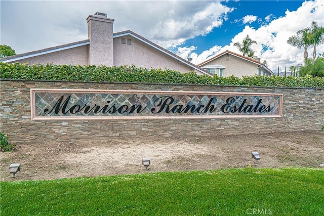 view of community / neighborhood sign