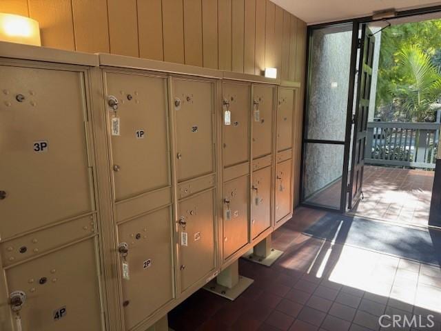3601 W Hidden Ln Unit 309, Rolling Hills Estates, CA 90274 - detailed view of a decorative wall
