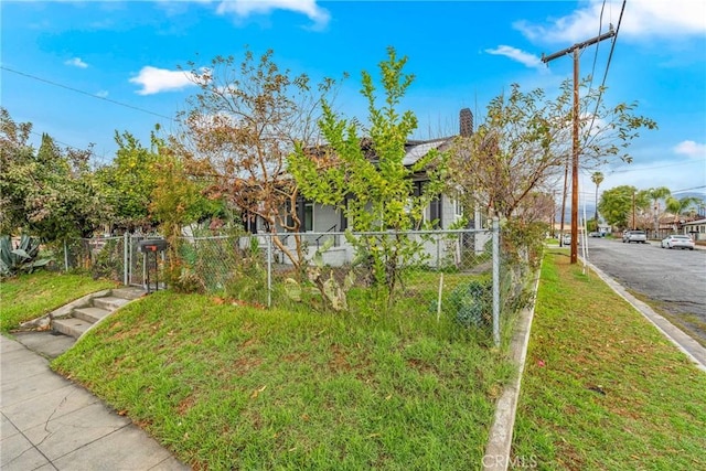 view of yard featuring fence