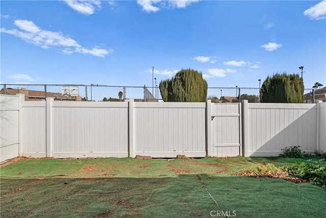 44680 La Paz Rd, Temecula, CA 92592 - view of yard featuring a gate and fence