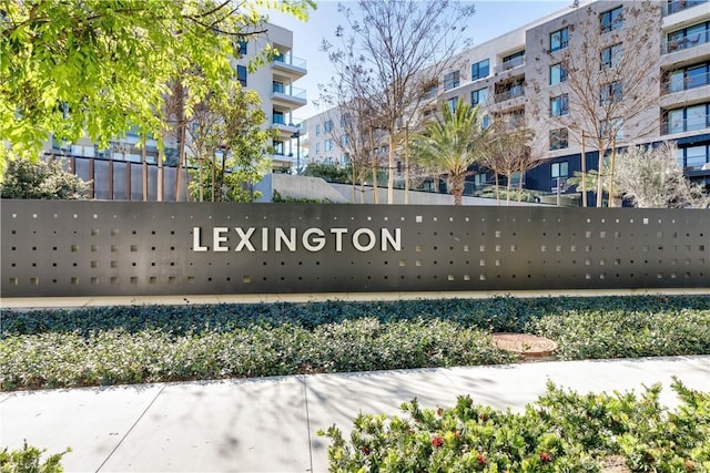 view of community / neighborhood sign