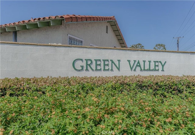 view of community / neighborhood sign