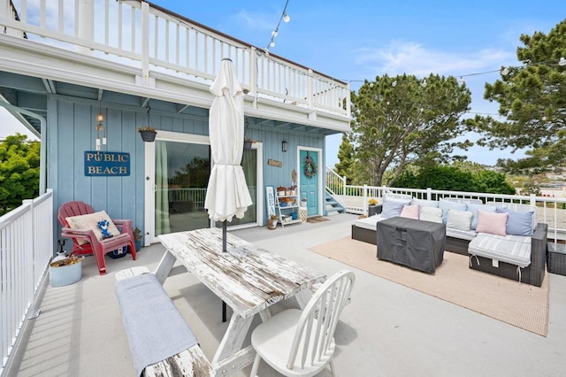 view of patio featuring outdoor lounge area