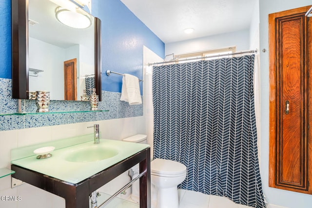 5451 Reef Way, Oxnard, CA 93035 - full bath with vanity and a shower with curtain