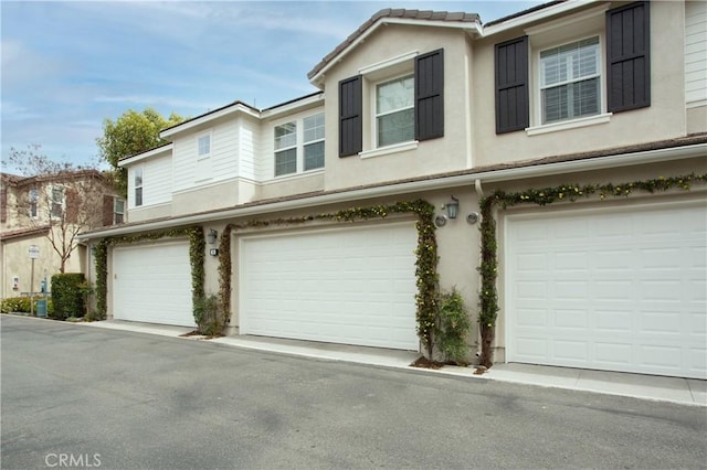 view of front of property featuring stucco siding