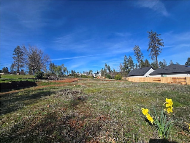 Listing photo 3 for 4982 Country Club Dr, Paradise CA 95969