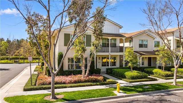 view of property featuring stucco siding