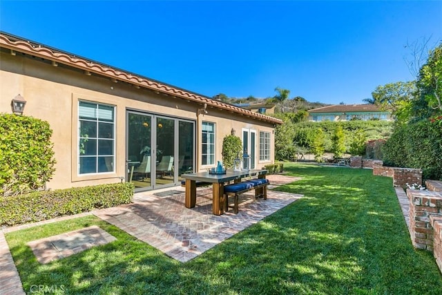 view of yard with a patio