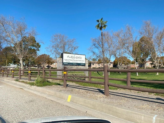 exterior space featuring fence