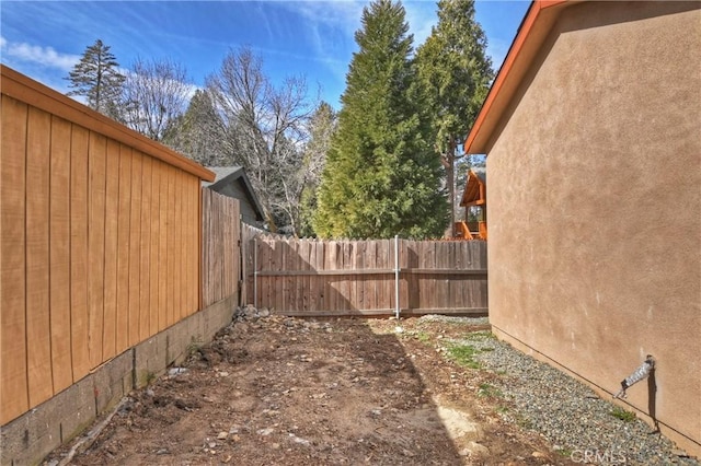 view of yard featuring fence