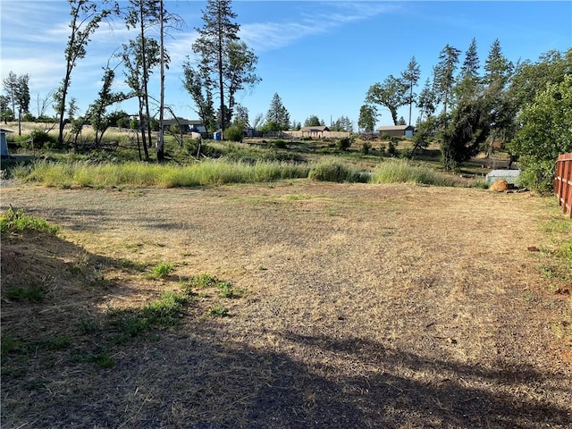 Listing photo 3 for 1318 Pearson Rd, Paradise CA 95969