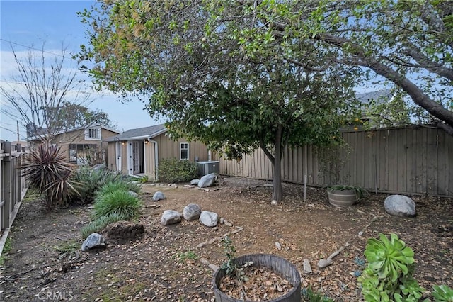 view of yard featuring a fenced backyard