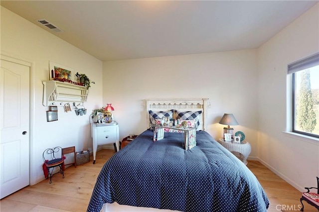 2139 Verde Canyon Rd, Arroyo Grande, CA 93420 - bedroom with light wood-style floors