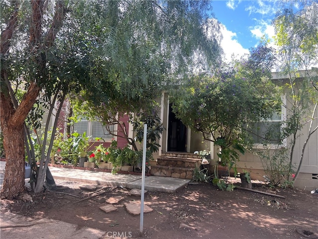 view of front facade with crawl space