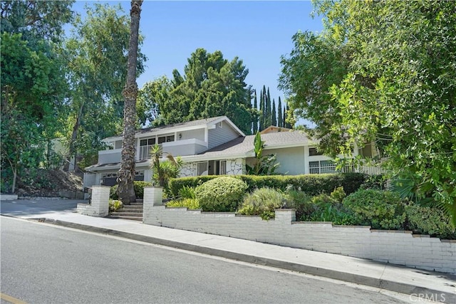 view of front of property