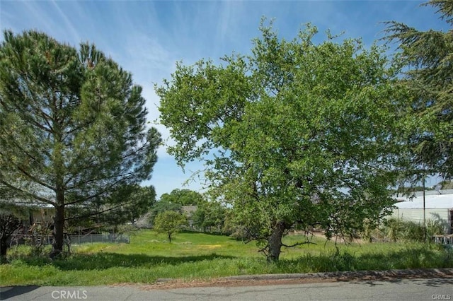 Listing photo 2 for 517 Silver Leaf Dr, Oroville CA 95966