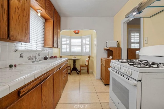 531 W Arbutus St, Compton, CA 90220 - photo 11