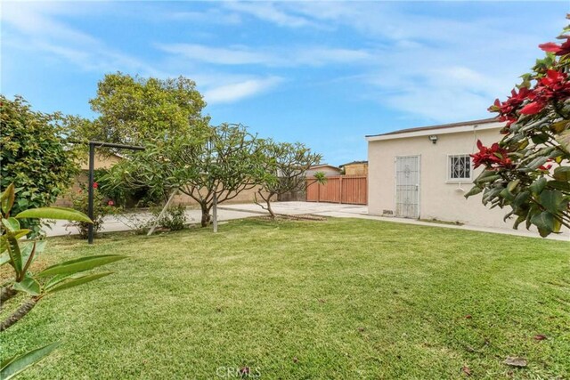 531 W Arbutus St, Compton, CA 90220 - photo 18