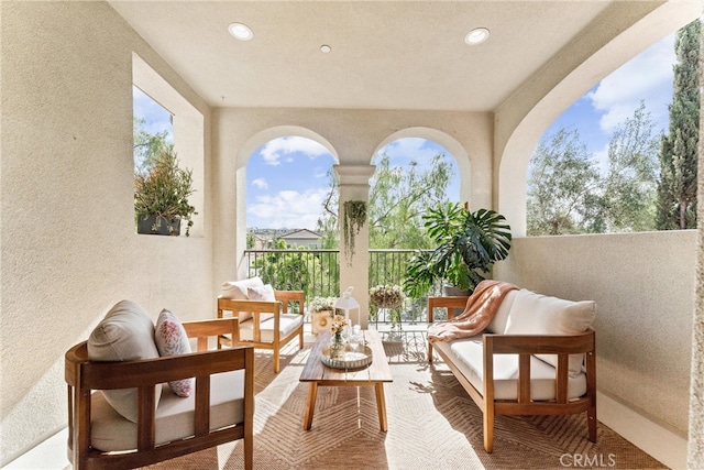 balcony featuring an outdoor hangout area