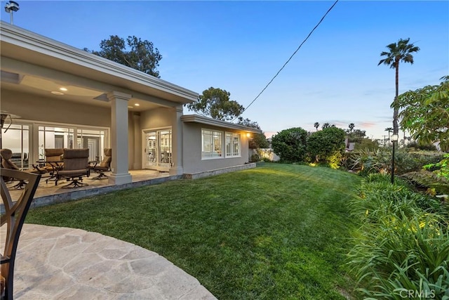 view of yard featuring a patio