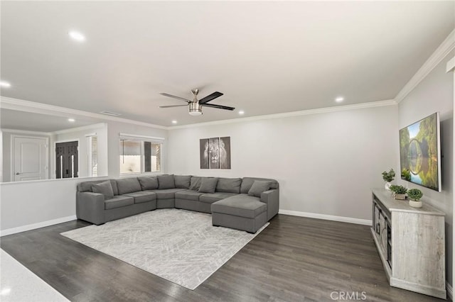 living room featuring recessed lighting, dark wood-type flooring, baseboards, and ceiling fan