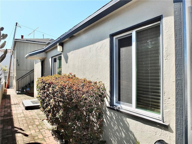 508 30th St, Hermosa Beach, CA 90254 - view of property exterior with stucco siding and a patio