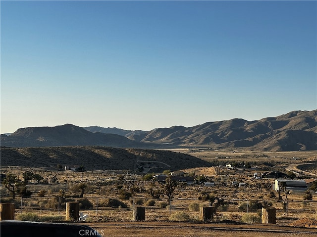 25733 Roundup Way, Apple Valley, CA 92308 - view of mountain background