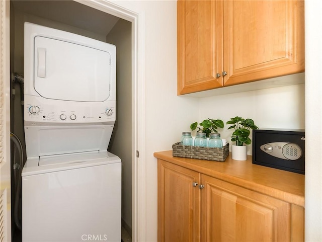 21345 Hawthorne Blvd Unit 415, Torrance, CA 90503 - clothes washing area featuring laundry area and stacked washing maching and dryer
