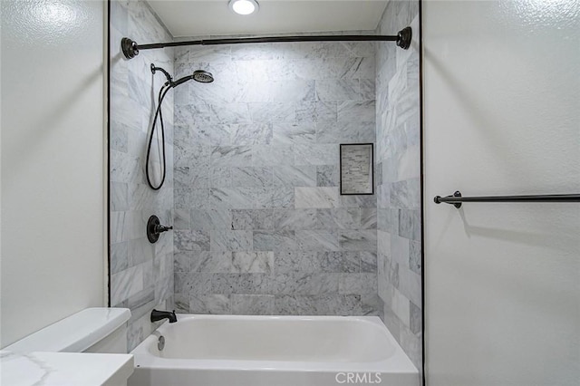 full bath with toilet and shower / tub combination