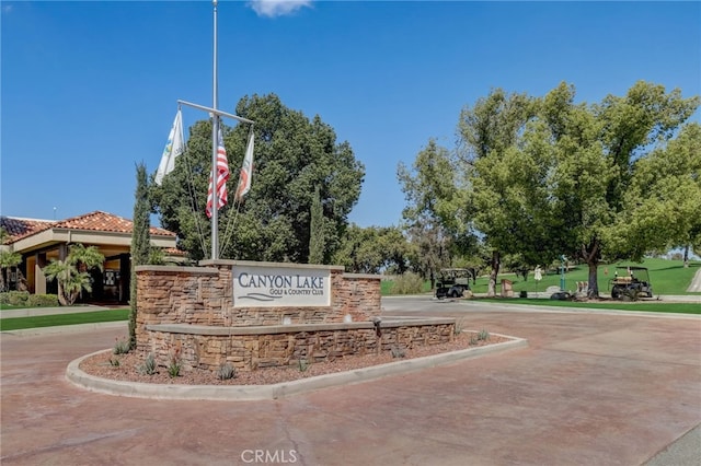 22176 Dogie Pl, Canyon Lake, CA 92587 - view of community / neighborhood sign