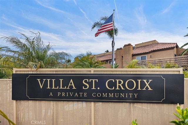 view of community / neighborhood sign