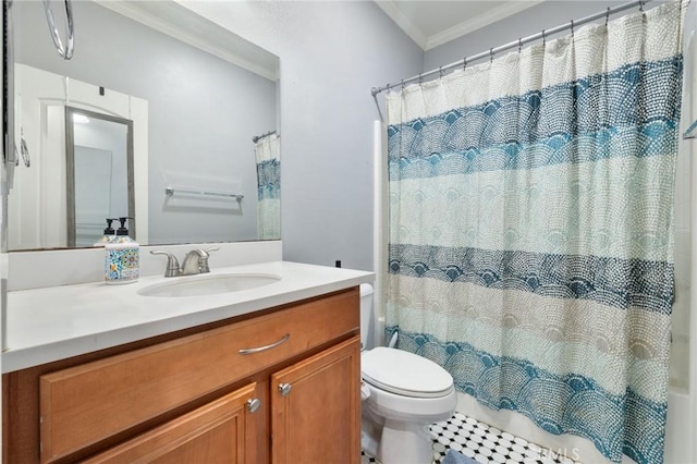 full bath featuring vanity, toilet, shower / bath combo, and ornamental molding