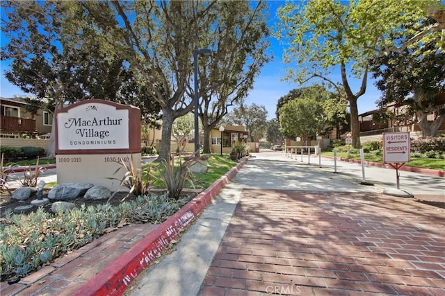 view of community featuring a residential view