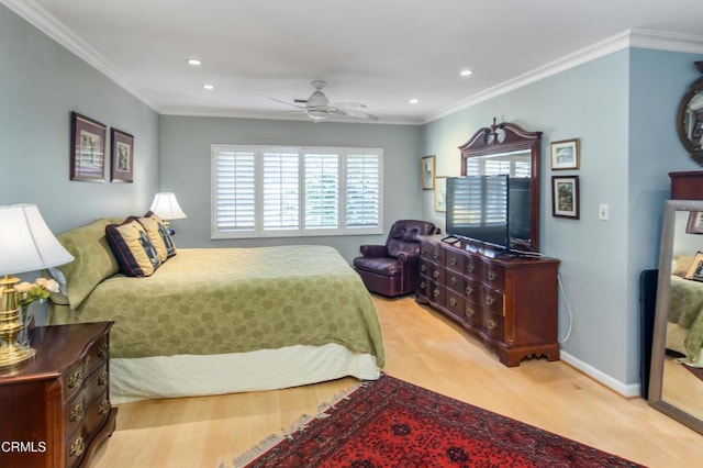 bedroom with recessed lighting, crown molding, baseboards, and ceiling fan