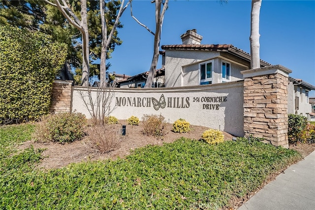 view of community / neighborhood sign