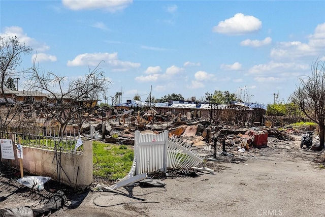 view of yard featuring fence