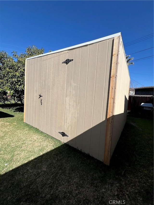 view of outbuilding with an outbuilding