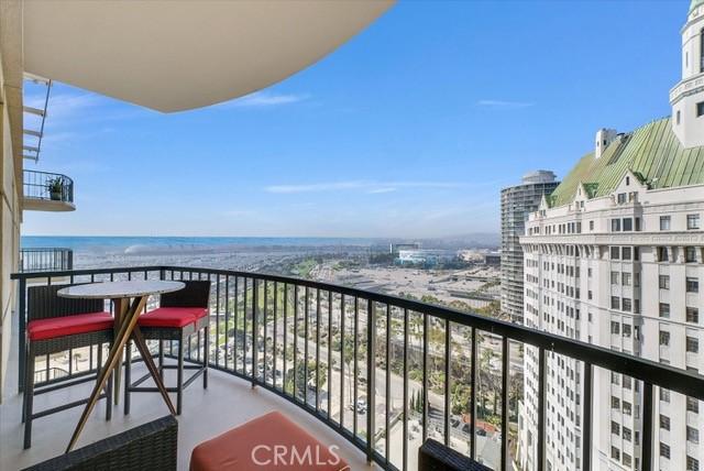 balcony featuring a city view