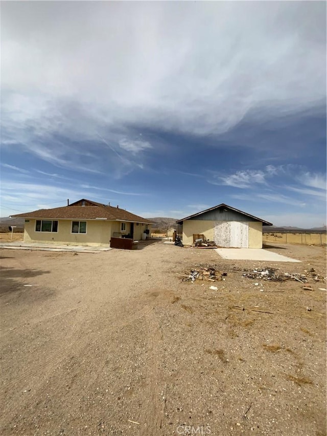 16962 Huff Rd, Lucerne Valley, CA 92356 - view of side of home