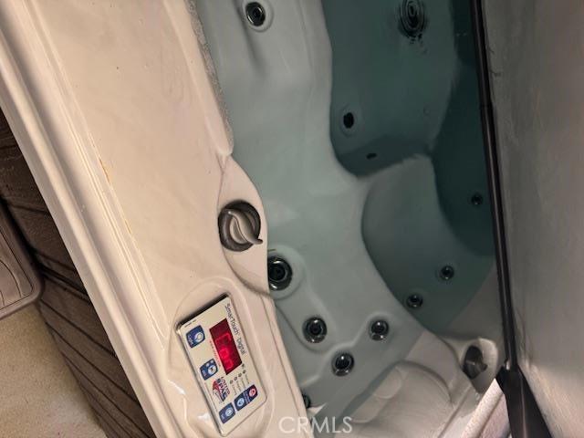 details with a jetted tub