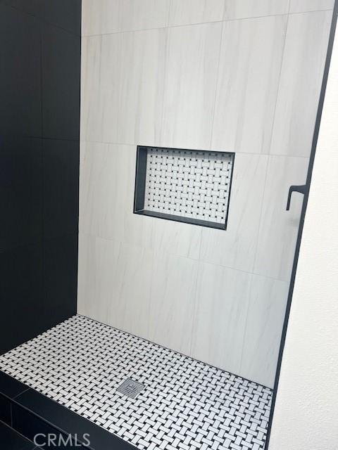 room details with tiled shower