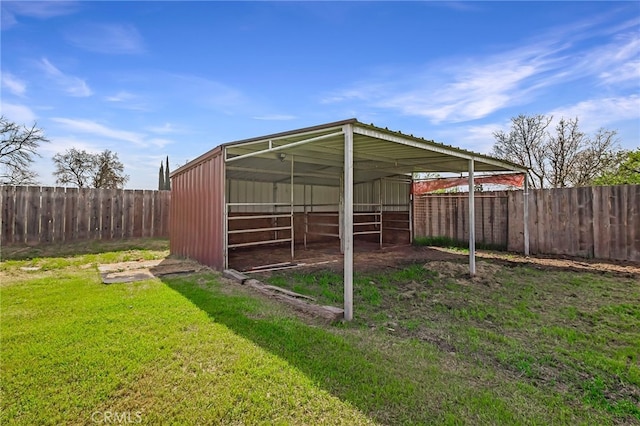 view of outdoor structure with an exterior structure and an outbuilding