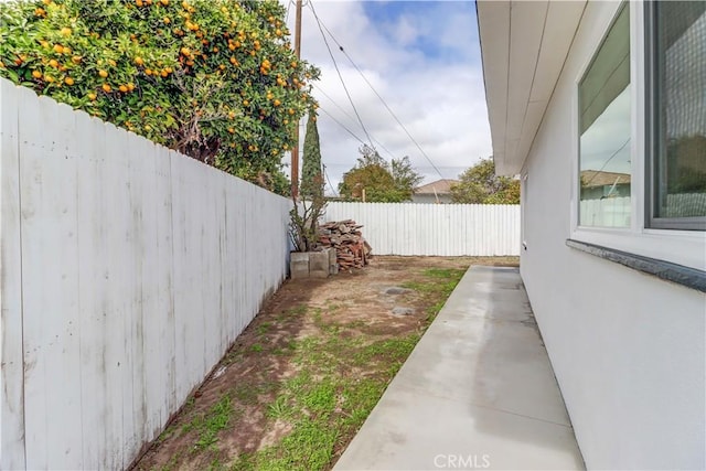 view of yard featuring a fenced backyard