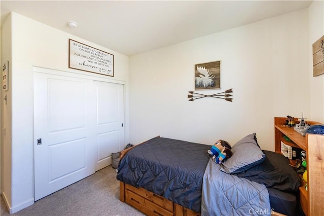 bedroom with carpet flooring