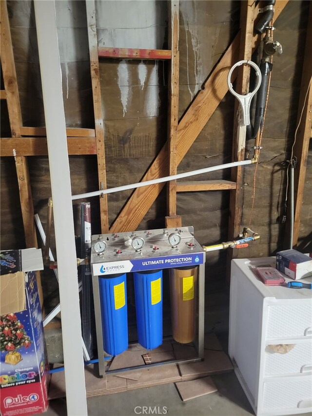 316 Mcbroom Ave, Barstow, CA 92311 - view of utility room