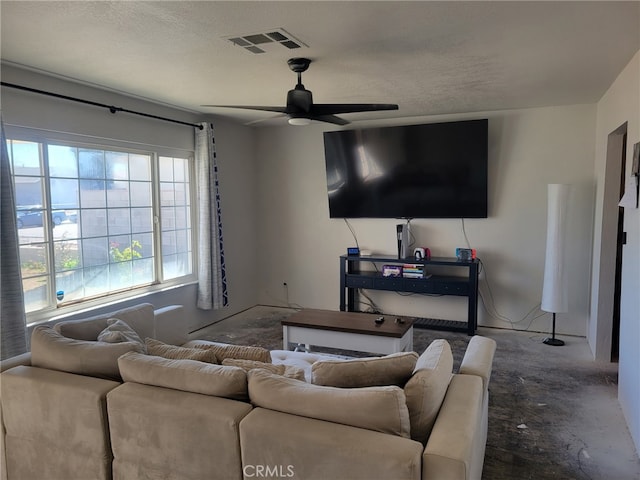 316 Mcbroom Ave, Barstow, CA 92311 - living area featuring ceiling fan