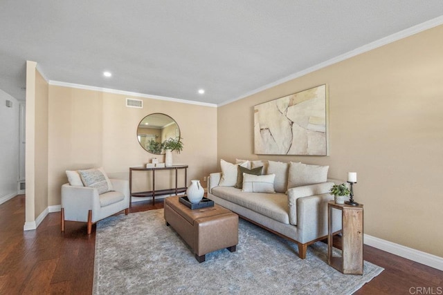 living area with wood finished floors, visible vents, baseboards, recessed lighting, and crown molding