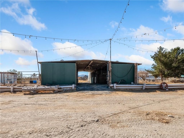 view of outdoor structure featuring an outdoor structure