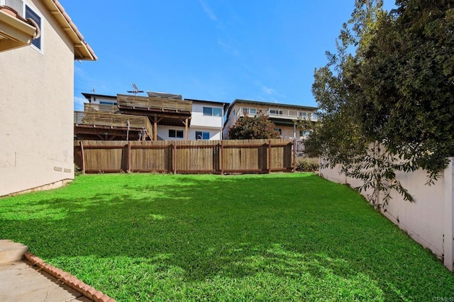 view of yard featuring a fenced backyard