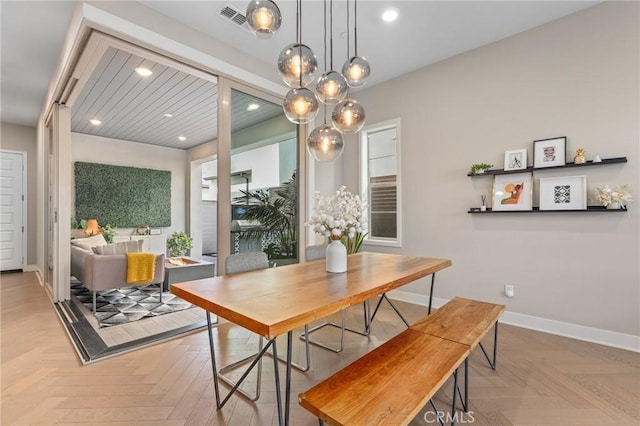 dining space featuring visible vents, recessed lighting, and baseboards